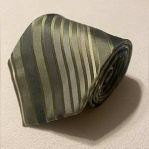Perry Ellis Portfolio Elegant Striped Tie Made of 100% Silk